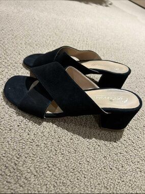 L'INTERVALLE Black Suede Crisscross Block Heel Mules